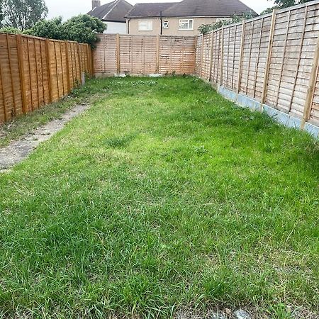 Cosy Private Flat In London, Free Parking On Premise Διαμέρισμα Carshalton Εξωτερικό φωτογραφία