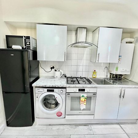 Cosy Private Flat In London, Free Parking On Premise Διαμέρισμα Carshalton Εξωτερικό φωτογραφία